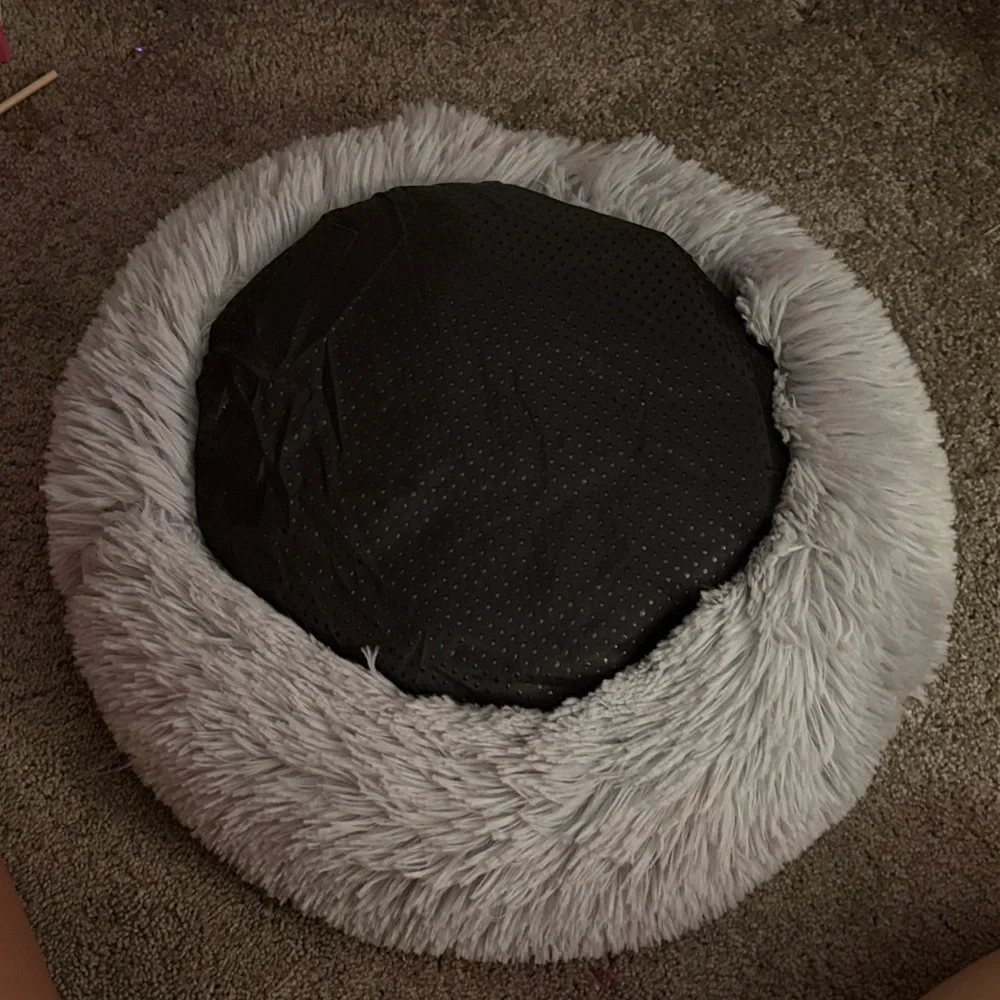 Small Fluffy Gray Pet Bed!